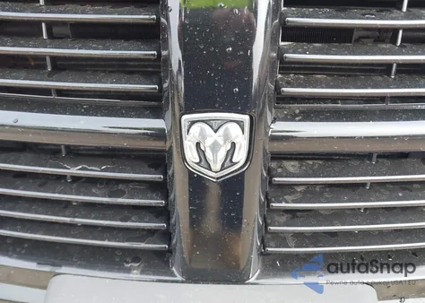 2005 Dodge Magnum Se z USA, uszkodzony, nr VIN 2D4FV48V15H546976